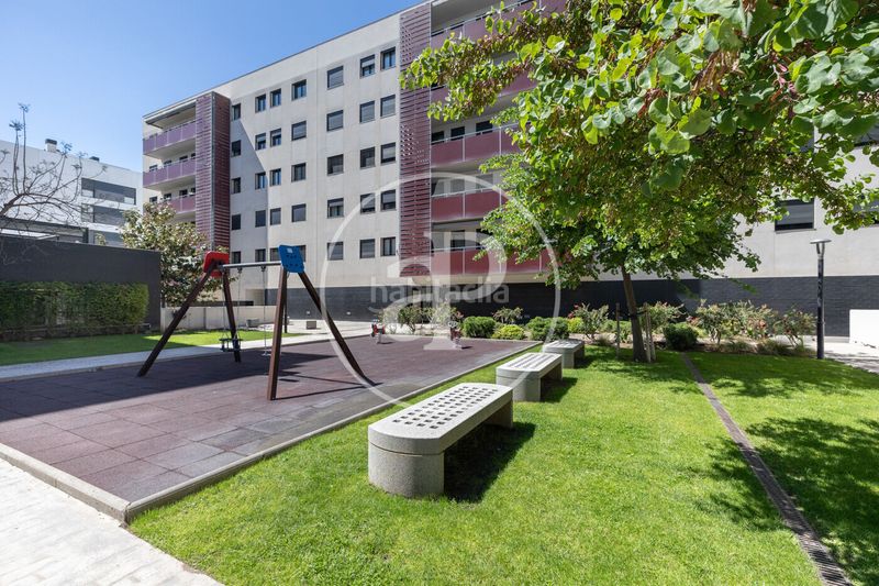 Foto e5383eb7-dcd3-40e3-aff2-d737af8e3da3. Pis amb calefacció aparcament piscina a Mas Lluí - Els Miralls Sant Just Desvern