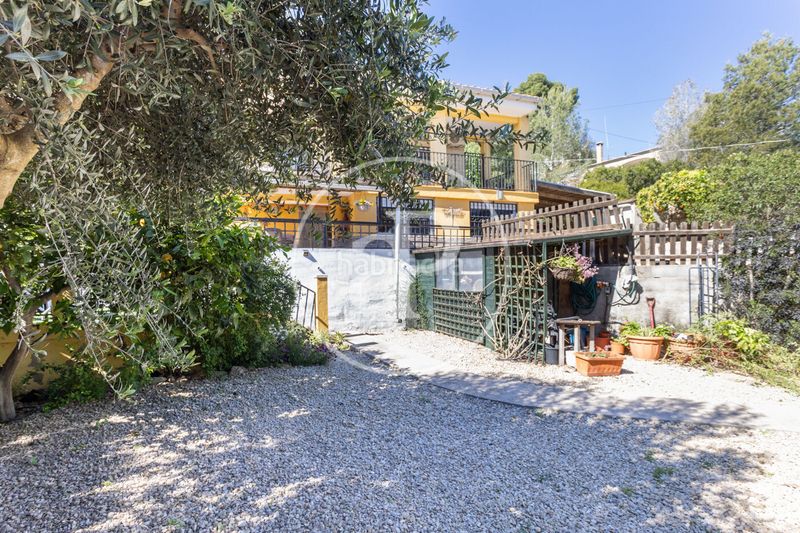 Foto 2a3d1815-d434-4366-a650-274032b50df9. Casa amb calefacció aparcament piscina a Catadau