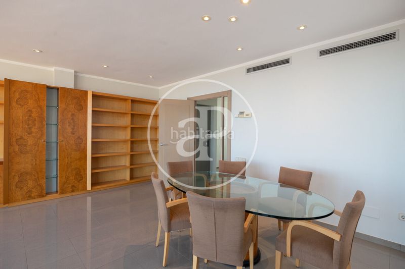 Foto 4034376b-4e09-4674-aff6-fa954bd7c1e0. Casa amb calefacció aparcament a Vallcarca - Penitents Barcelona