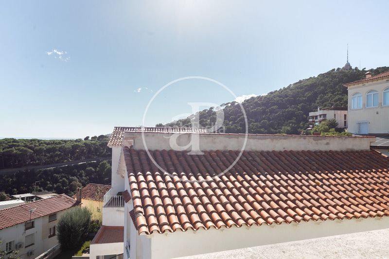 Foto b0276d96-d71d-40bb-a799-bda70098ab62. Casa amb calefacció aparcament a Vallcarca - Penitents Barcelona