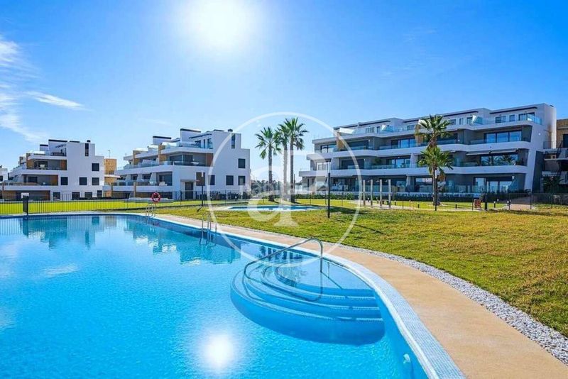 Foto c2bbcfe4-4783-48ed-8e0f-dd0e03ce97d9. Àtic amb calefacció aparcament piscina a balcón de Finestrat-terra marina Finestrat