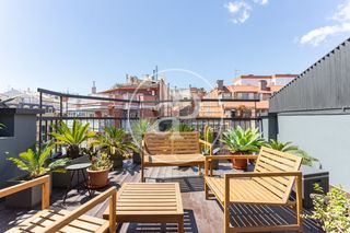 Piso  Carrer de viladomat. Ático en venta en carrer viladomat