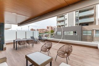Miete Etagenwohnung  C/ del bomber ramon duart. Piso en alquiler en ciutat de arts i de les ciencies