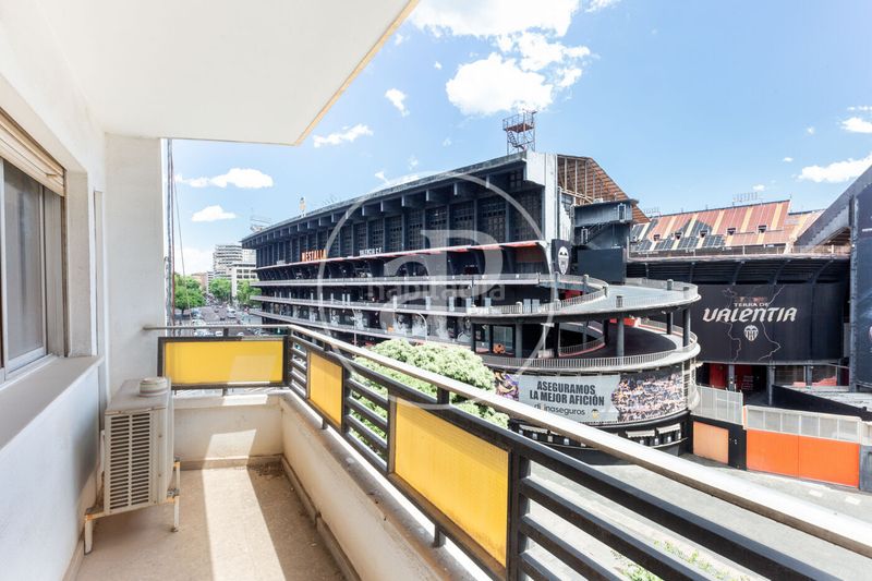 Foto 06324df4-eba7-4309-8251-597d68b28f87. Pis amb calefacció a Mestalla Valencia