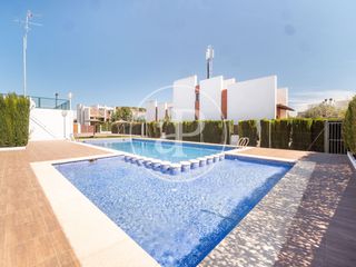 Casa in El Bosque. Chalet independiente en venta en el bosque