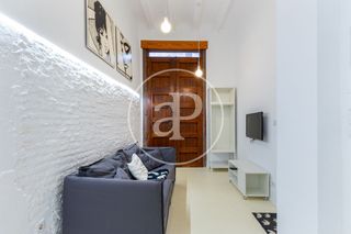 Lloguer Loft  Pl. del dramaturg faust hernández casajuana. Bajo en alquiler en el carmen