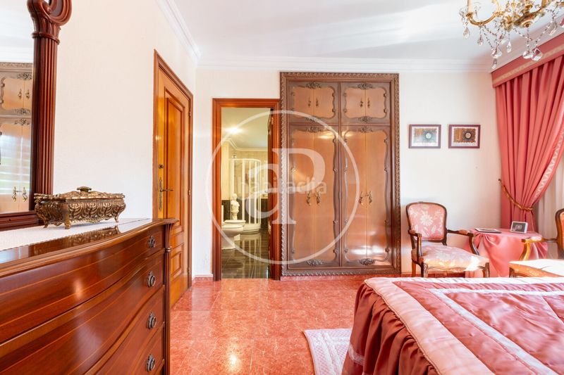 Foto 4229c3ba-533d-4906-952a-b0bb79f2d3e8. Casa amb calefacció aparcament piscina a La Cañada Paterna
