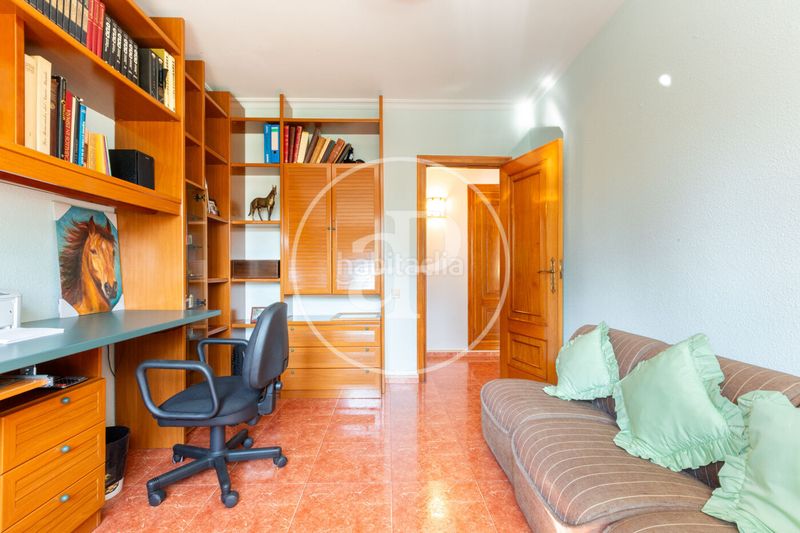 Foto b0e30755-a203-4d7c-b0e4-fa0e0281465c. Casa amb calefacció aparcament piscina a La Cañada Paterna