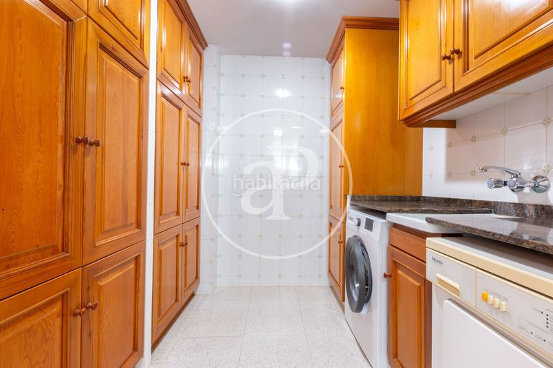 Foto d4befadb-4343-4beb-83e0-db03cb02b58b. Casa amb calefacció aparcament piscina a La Cañada Paterna