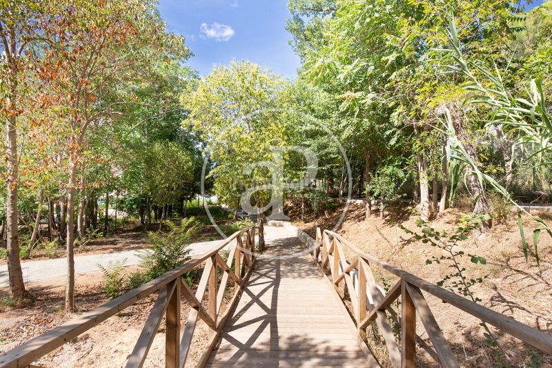 Foto 9cb8a6ed-2def-4ad3-9149-74340ae38b47. Casa chalet independiente en venta en la eliana en Eliana (l´)