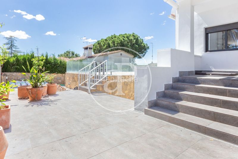Foto b499bf54-5e8c-4142-84e6-2c7e271b1571. Casa chalet independiente en venta en la eliana en Eliana (l´)
