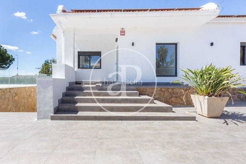 Foto e7ef8050-390b-4846-a397-eafe10840869. Casa chalet independiente en venta en la eliana en Eliana (l´)