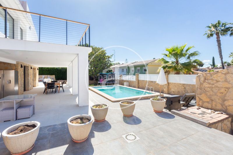 Foto f8da181f-ad01-4cb6-bd4b-c1d199bb5a5d. Casa chalet independiente en venta en la eliana en Eliana (l´)