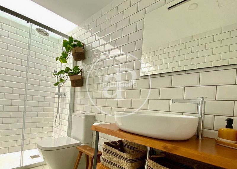 Foto 23de8aba-206b-4a6b-a309-2518c12514a0. Casa amb calefacció a Calella