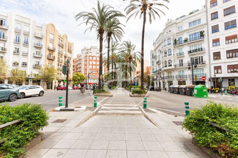 Foto f0a5ad0d-54a8-4389-854c-3b8c9fa064b1. Pis amb calefacció aparcament a Russafa Valencia