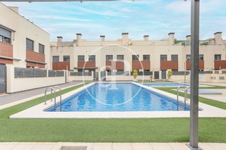 Casa adossada a Pau Lledó. Chalet adosado en venta en el lledo