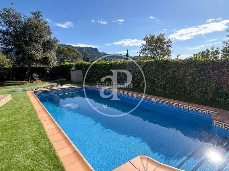 Foto a9b9a81d-eb15-44c3-bbbf-736949d5b007. Casa  en venta en Matadepera