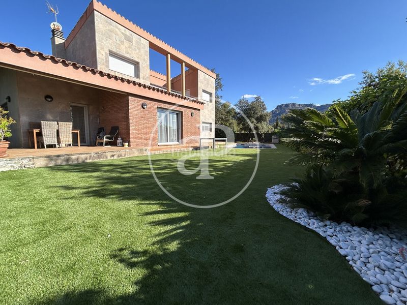 Foto aae91cfc-ed83-4057-a6f7-3d28a4a1c809. Casa  en venta en Matadepera
