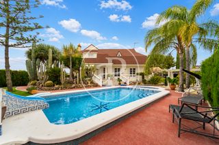Maison à Sol y Luz. Casa independiente en venta en san vicente del raspeig