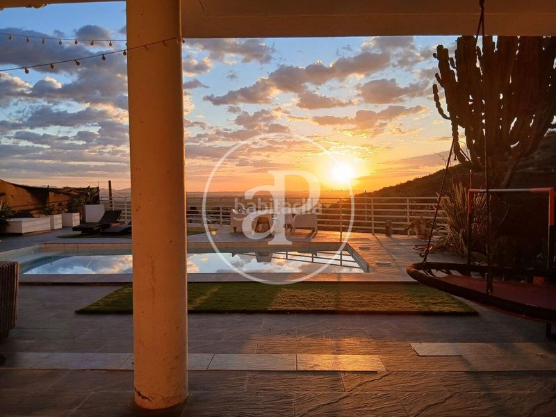 Foto 05137b72-7b72-4c6e-9499-e7362bdc97d9. Casa amb calefacció piscina a Sierra Perenchiza-Cumbres de Calicanto-Sto Domingo Chiva