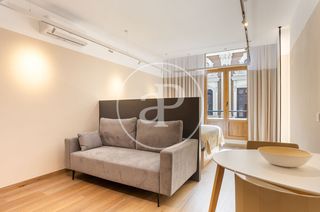 Miete Etagenwohnung  Carrer d'isabel la catòlica. Piso en alquiler en colón
