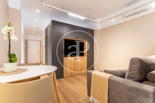 Rent Flat  Carrer d'isabel la catòlica. Piso en alquiler en colón