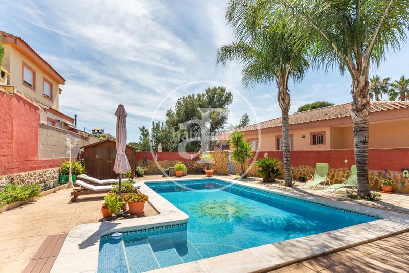 Foto c3d91945-cd1c-4781-8bc9-723fc70a1495. Casa chalet independiente en venta en La Loma-Las Lomas Náquera