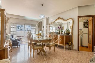 Pis  Carrer de l'erudit orellana. Piso en venta junto a fernando el católico