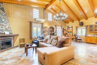 Haus in Montroi / Montroy. Chalet independiente en venta en montroy