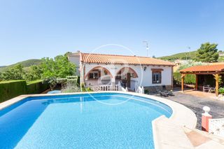 Casa a Montroi / Montroy. Chalet independiente en venta en montroy