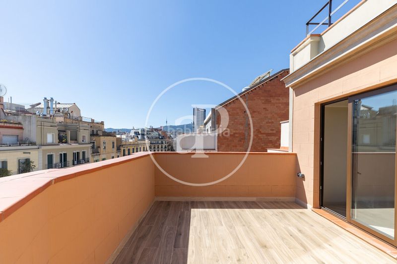 Foto 327cbd08-b8fc-421a-a2ea-e7d44c3d3e3c. Àtic amb calefacció a Dreta de l´Eixample Barcelona