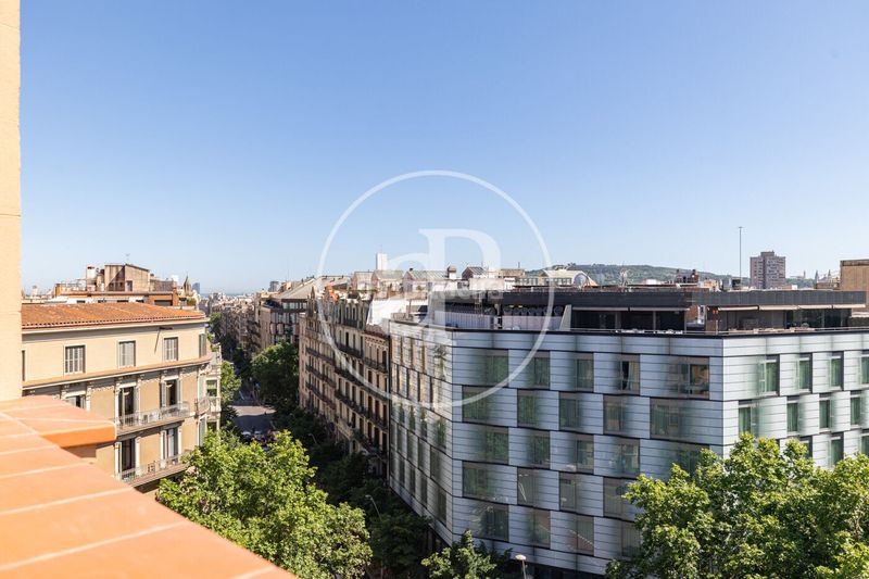 Foto b76e9869-d4fa-4ecc-a907-fa064abd2468. Àtic amb calefacció a Dreta de l´Eixample Barcelona