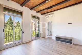 Pis  Plaça de la sagrada família. Piso en venta en plaza sagrada familia