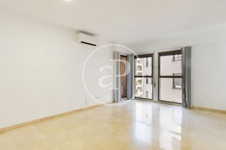 Location Attique  Carrer del gravador esteve. Ático dúplex en alquiler en pla del remei