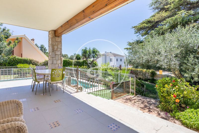Foto 4074102d-3899-4e33-a114-7a56f7640718. Casa amb calefacció aparcament piscina a Casas Verdes Paterna