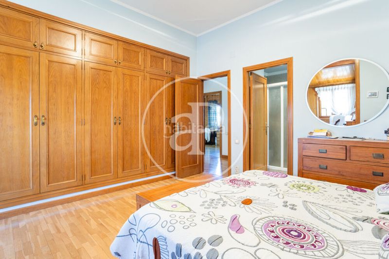 Foto bfffa368-f24a-48f1-a1c5-79a28ab2ef26. Casa amb calefacció aparcament piscina a Casas Verdes Paterna