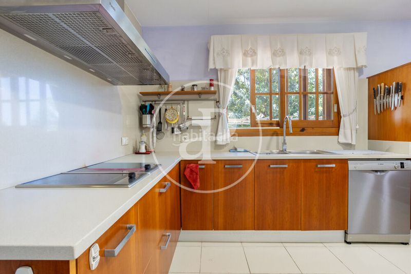 Foto cb50fa53-72b4-4392-ad3b-611189229c9b. Casa amb calefacció aparcament piscina a Casas Verdes Paterna