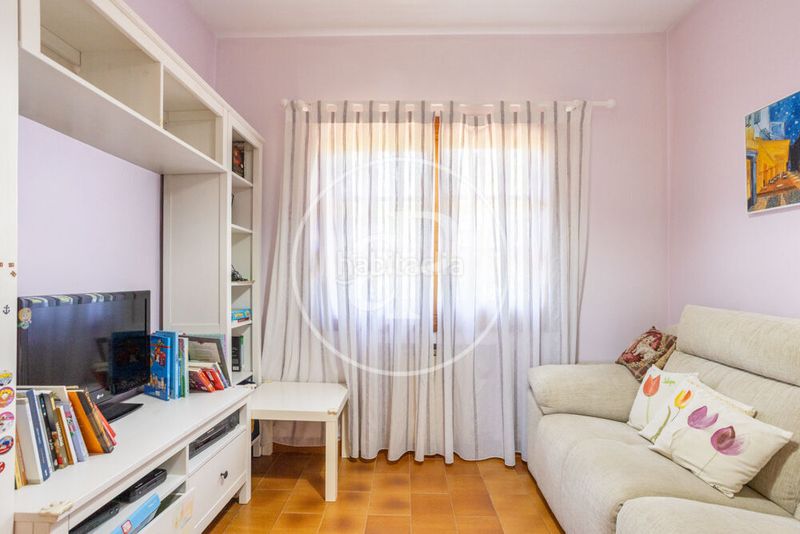 Foto d96c8e57-ee5c-456a-8bac-5844b5021a1b. Casa amb calefacció aparcament piscina a Casas Verdes Paterna