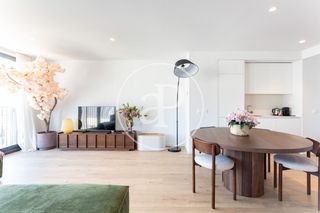 Rent Penthouse  Carrer de sardenya. Ático en alquiler en sardenya