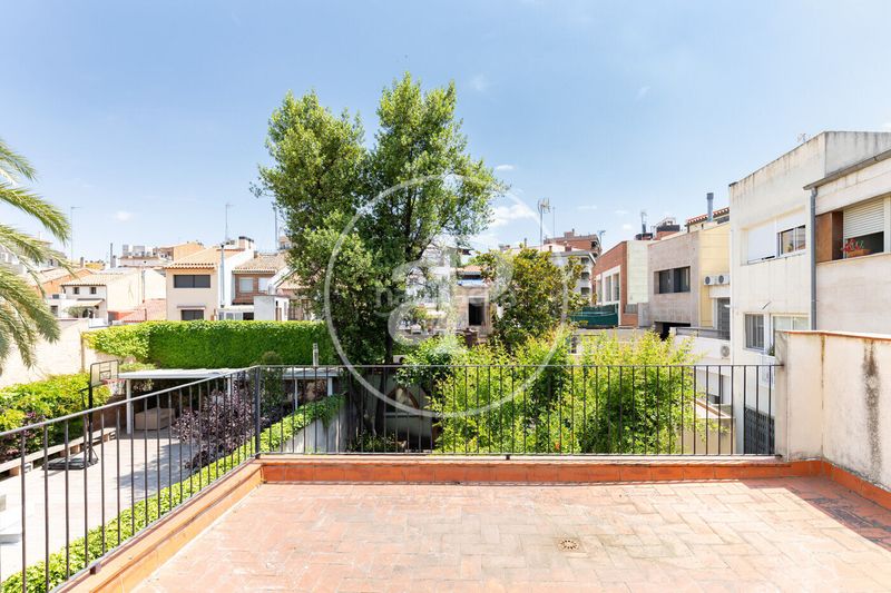 Foto 10aa8e4b-d98f-4ee7-b9b7-7050d012a78d. Casa adossada amb calefacció aparcament a Creu Alta Sabadell