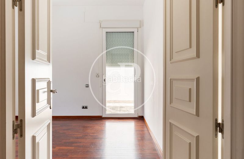 Foto db7a6c3e-7973-416a-8e60-26d6fe2bb790. Casa adossada amb calefacció aparcament a Creu Alta Sabadell