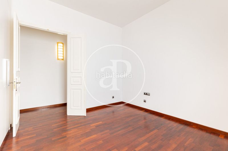 Foto e11313a7-f44b-442a-b33f-7efa15de7aae. Casa adossada amb calefacció aparcament a Creu Alta Sabadell