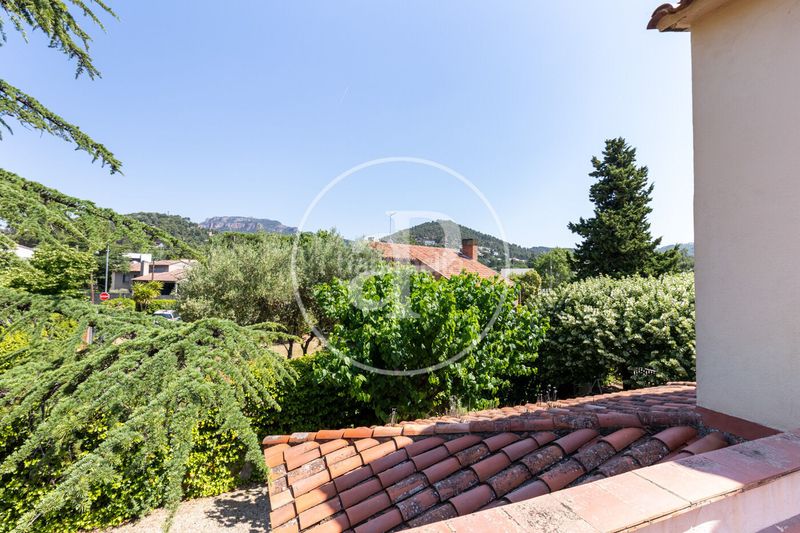 Foto addb7156-c4b9-4f79-9c41-e2de73c6dc65. Casa amb calefacció aparcament piscina a Matadepera