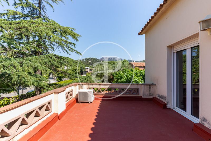 Foto b4f422fd-c568-493d-871c-cdac2e1e687e. Casa amb calefacció aparcament piscina a Matadepera