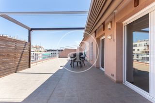 Lloguer Pis a Sants-Badal. Ático en alquiler en les corts
