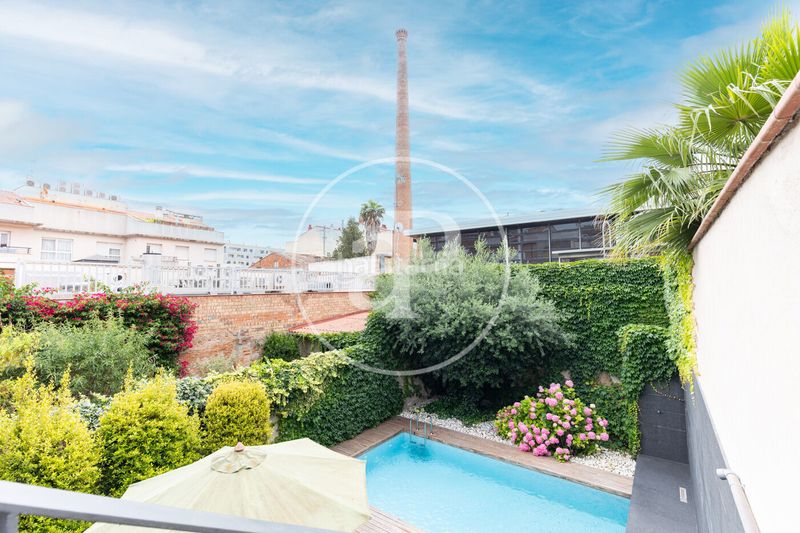 Foto 03a8af77-ad20-4407-a194-a35625342d90. Casa adossada amb calefacció piscina a Centre Sabadell