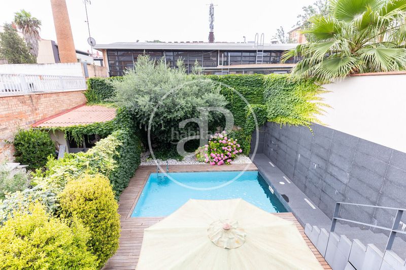 Foto 7e87ca73-9145-4a4b-af9a-58658bbe1fb4. Casa adossada amb calefacció piscina a Centre Sabadell