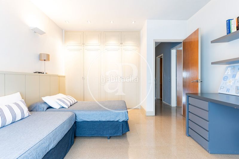 Foto f934c187-eb7f-4271-8240-963a78068a15. Casa adossada amb calefacció piscina a Centre Sabadell