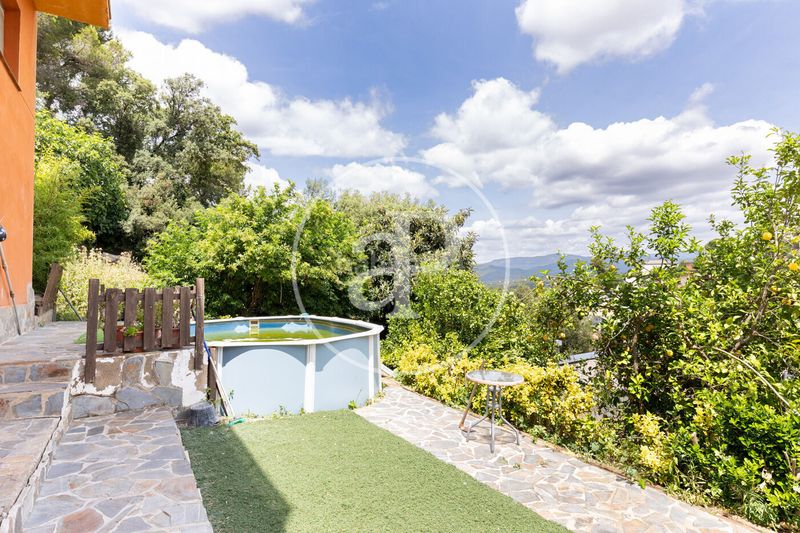Foto 004114ee-b17d-40ea-94c0-c2d9a3fb9896. Casa amb calefacció aparcament piscina a Can Palet de Vista Alegre Terrassa