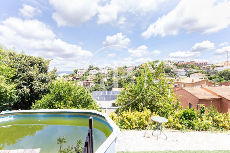 Foto 2a0f0743-7638-46a5-8f51-9a50d447a507. Casa amb calefacció aparcament piscina a Can Palet de Vista Alegre Terrassa